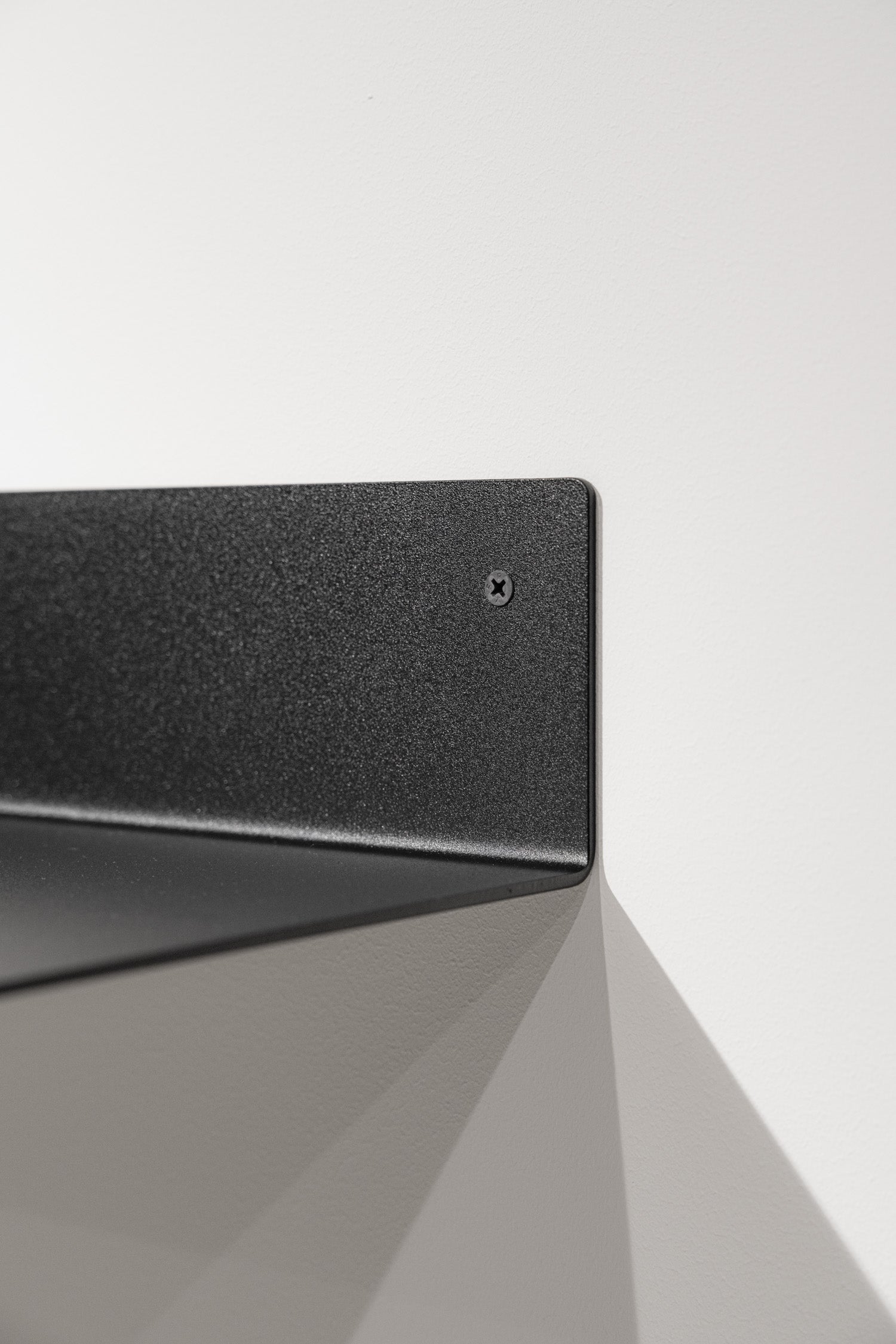 Slim Black - 76cm aluminum shelf in black powder coating